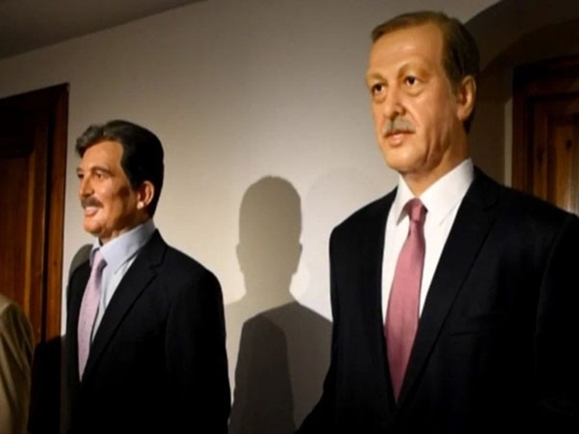 CHP’li Başkan, Cumhurbaşkanı Erdoğan’ın heykelini yaptı