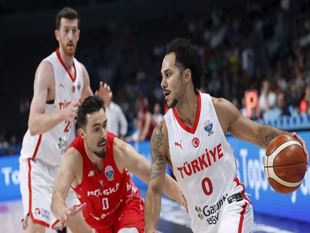 12 Dev Adam, Avrupa Şampiyonası’nda Polonya’yı devirdi