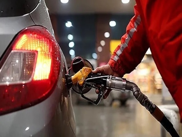 Benzin ve motorine bu gece yarısı dev indirim geliyor