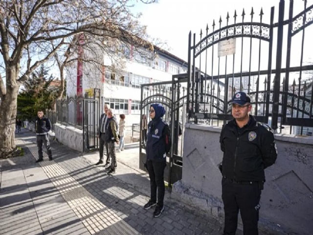 Avcılar’da 7 okula sabit okul polisi: 39 ekipten sıkı denetim