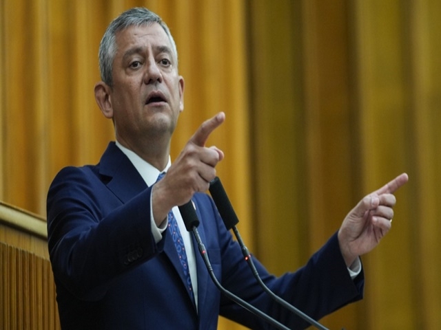 CHP Yönetiminde Büyük Kriz: PM ve MYK Düştü
