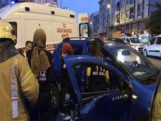 Esenyurt'ta Bir Sürücü Fren yerine gaza basınca.. Ortalığı birbirine kattı