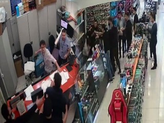 Bilgisayarı yapılmayınca ortalığı birbirine kattı!