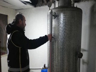 Esenyurt’ta 7 ton metil alkol ele geçirildi