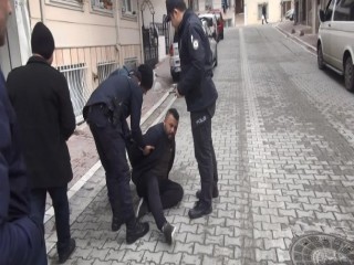 Esenyurt'ta Alkolü fazla kaçıran Suriyeliler birbirine girdi