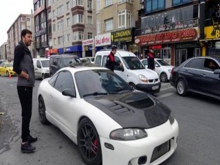 Ön plakasız ve mevzuata aykırı otomobile 1340 TL ceza