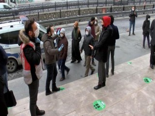 Esenyurt'ta PTT önünde bu kez polis önlem aldı