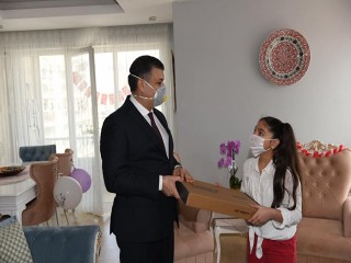 O öğrencilerin Ödülleri Başkan Bozkurt’tan