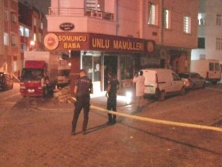 Esenyurt'ta ekmek fırınını kurşun yağmuruna tuttular!