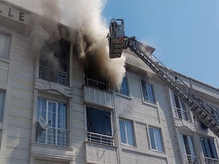 Esenyurt'ta Yangınlar bitmiyor! Şimdi de 4 katlı binada yangın çıktı