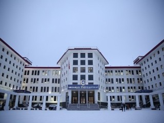 Ardahan Üniversitesi kan kaybetmeye devam ediyor