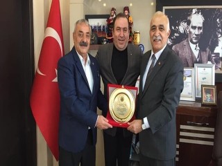 Ardahan'ın reklam yüzüne plaketli teşekkür