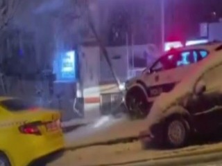 Esenyurt’ta Polis otosu kayganlaşan yolda böyle kaza yaptı