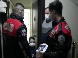 Esenyurt polisinden 5 yaşındaki Serdar'a doğum günü sürprizi