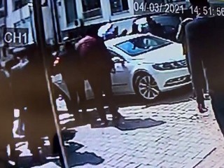 Esenyurt'ta aileler arasında silahlı kavga