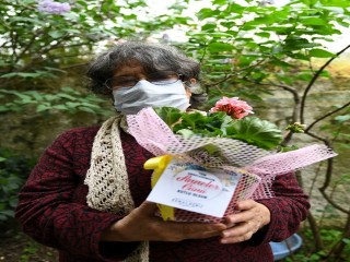 Esenyurtlu Annelerin Sepetleri Güllerle Doldu