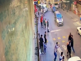 Esenyurt'ta tekmeli sopalı kavga!