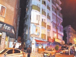 Avcılar'da Bir binada tahliye skandalı: Vatandaş isyan etti!