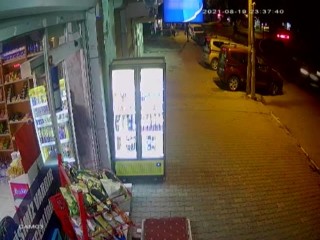 Esenyurt’ta kaza yapan sürücü uyuya kaldı!