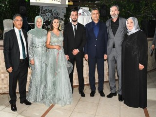 Zeynep Karakoç İle Ercan Güney Çifti Rüya Gibi Nişan Töreniyle evliliğe ilk adımı attı