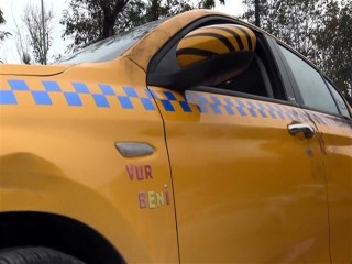 Yolcu olarak bindiği taksiyi çalıp 3 gün taksicilik yapmış