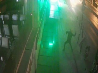 Esenyurt'ta yemeği geciken kadın müşteri dehşet saçtı