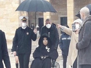 Bülent Ersoy'un Anıtkabir ziyareti sonrası Milli Savunma Bakanlığı harekete geçti