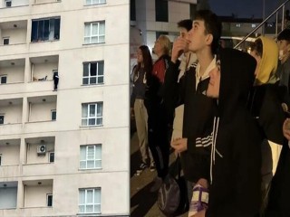 Esenyurt’ta 15 saatlik intihar girişimi!