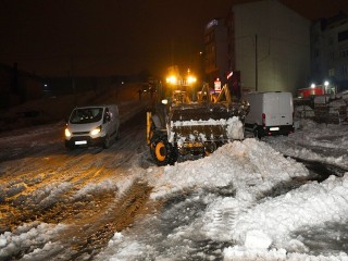 Esenyurt’ta ara sokaklar trafiğe açıldı