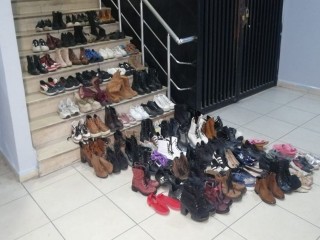 Esenyurt’taki hırsızın evinden 80 çift ayakkabı çıktı