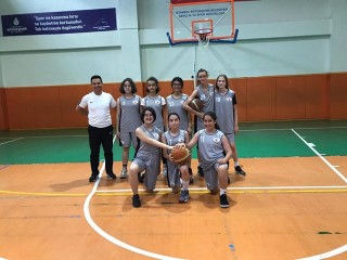 Beylikdüzü'nde şampiyon Yücel Akkaş Ortaokulu oldu