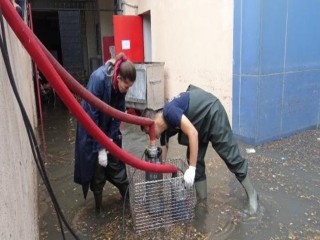 Avcılar Kaymakamlığı’nı su bastı: Çalışanlara izin verildi