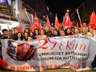 Esenyurt’ta Cumhuriyetin 99. Yılı çoşkuyla kutlandı