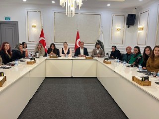 Bahattin Demir’den Esenyurt’taki eğitimcilere hizmet içi eğitim desteği