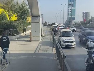 Esenyurt'ta sokak ortasında vahşet! Önce kadına ardından kafasına sıktı