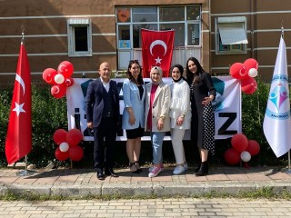 Beylikdüzü Deniz Yıldızı Anaokulu'nun 23 Nisan gösterisi izleyenleri mest etti