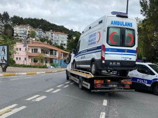 Esenyurt Belediyesi’nin hasta nakil ambulansı yine haczedildi