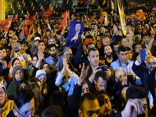 Esenyurt’ta vatandaşlar sevinç kutlaması yaptı