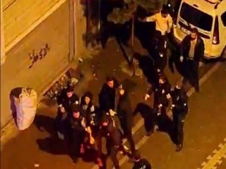 Esenyurt'ta komşu kavgası: Evi taşladılar
