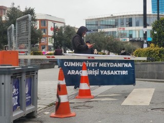 Esenyurt Cumhuriyet Meydanı Araç girişine yasaklandı