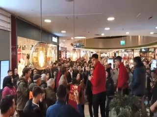 Esenyurt'ta alışveriş merkezindeki eylemde 4 kişi gözaltına alındı