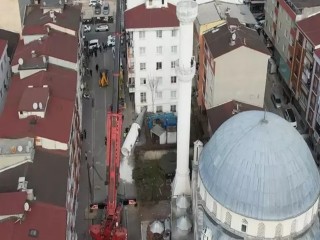 Esenyurt'ta devrilen cami minaresi korkuya neden oldu