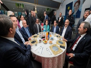 İYİ Partililer Esenyurt'ta iftar'da buluştu