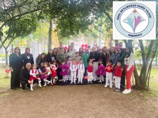 Beylikdüzü Deniz Yıldızı Anaokulu'nun 23 Nisan gösterisi izleyenleri mest etti