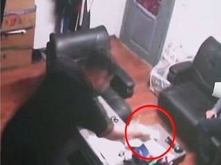 Esenyurt’ta Vergi memuru ve gelir uzmanı rüşvet alırken yakalandı!