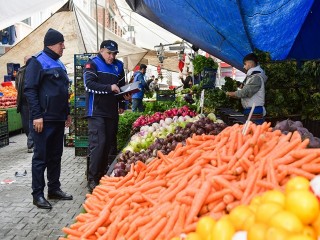 Esenyurt’ta Zabıta’dan pazar denetimi