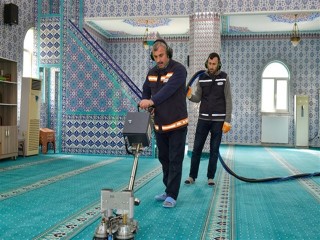 Esenyurt Belediyesi'nden Camilerde Bayram Temizliği