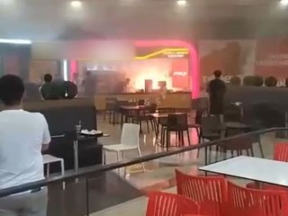 Beylikdüzü’nde AVM'de çıkan yangın korkuttu