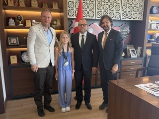 Esenyurtlu Zeynep Şençağ’dan Büyük Başarı! Türkiye Şampiyonu Oldu