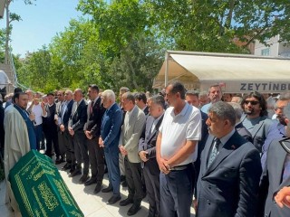 Hacı Fettah Yazar Dualarla Son Yolculuğuna Uğurlandı